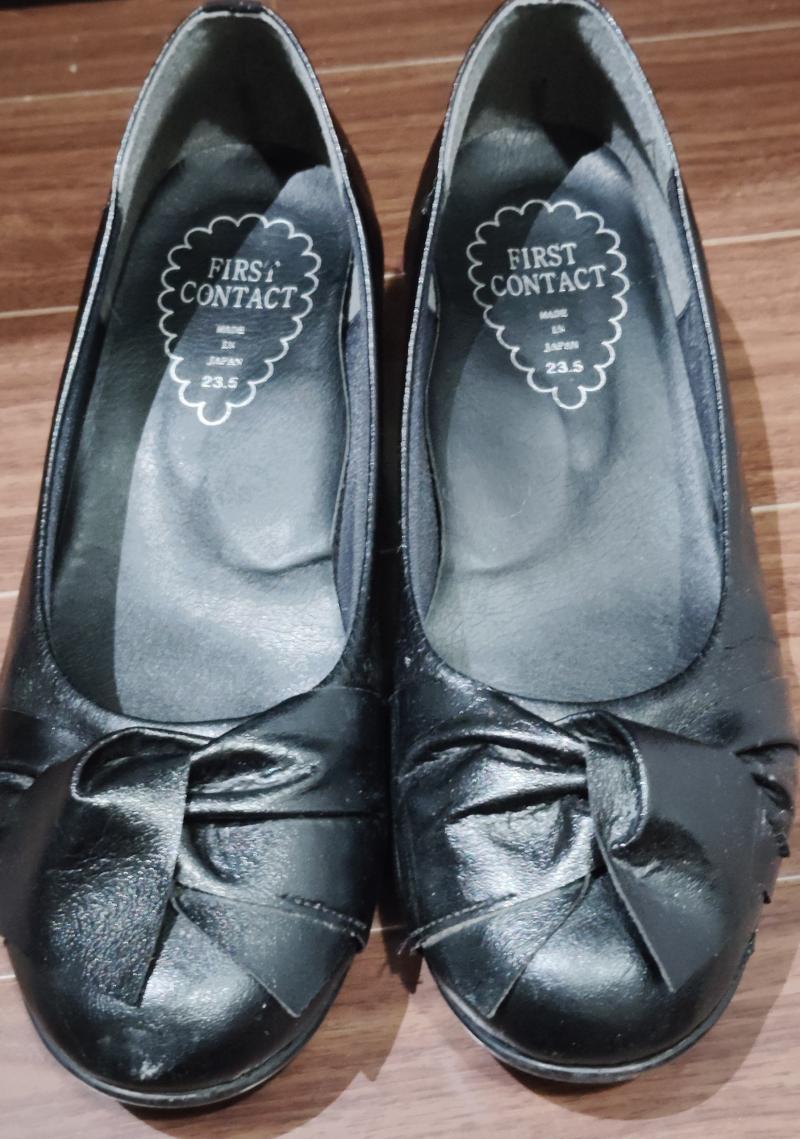 お出かけ時のお気に入り黒パンプス♥