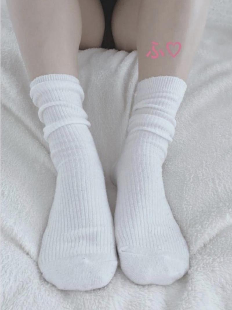 ●たっぷり3日着用●フェスで騒いで酸っぱい匂いになった白ソックス●