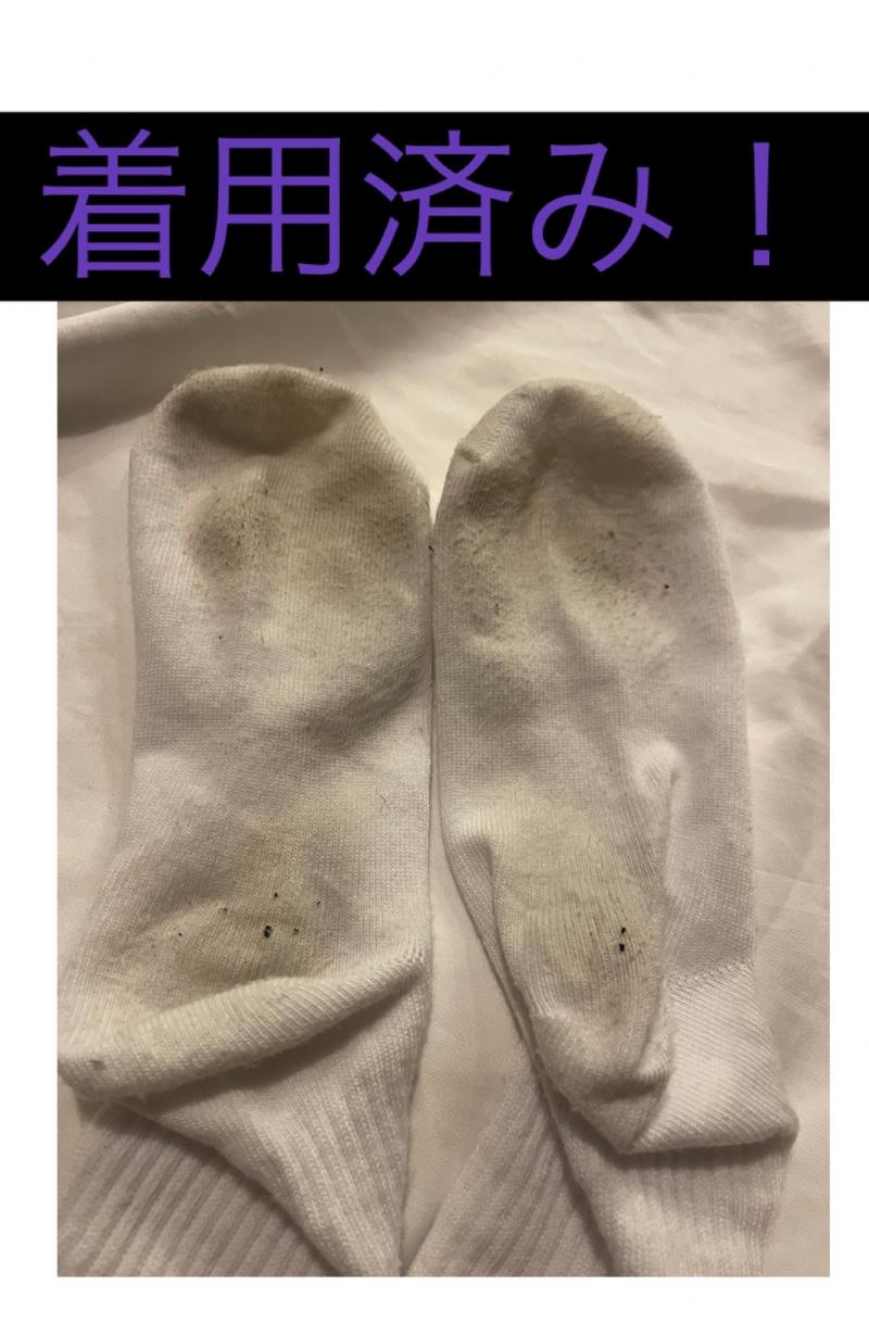 緊急！ゲリラセール！！着用済み白ソックス( ⸝⸝⸝°_°⸝⸝⸝ ) ぷんぷんします♡ 特別にオマケ着用をご入金確認後にします♡