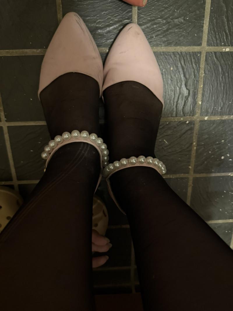 ピンクパンプス