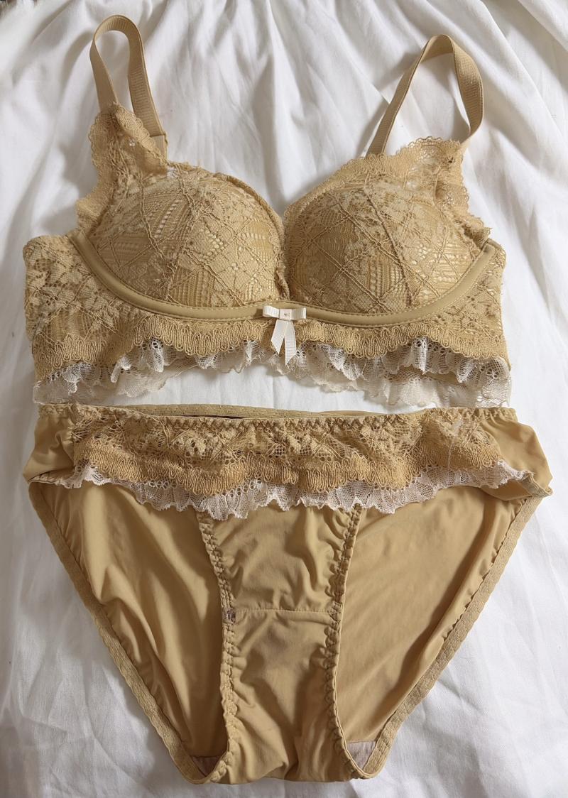 脱ぎたて♡着用後黄色パンツブラセット