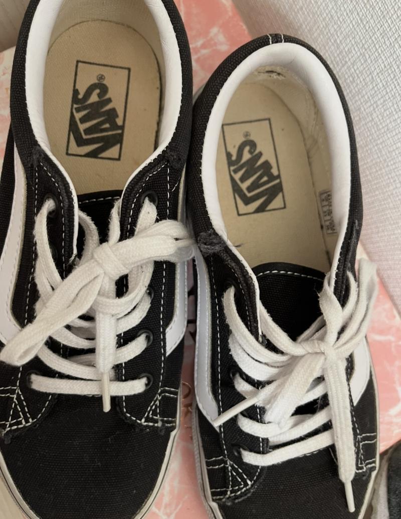 中西コーチのVANSのシューズ