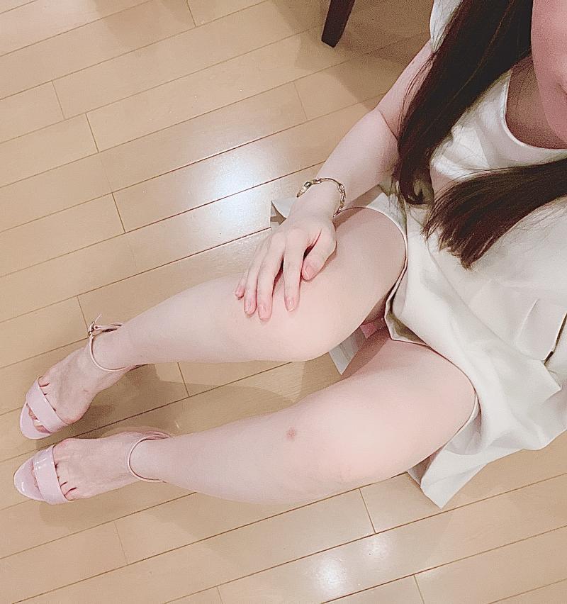 ♥︎︎動画おまけ♥︎︎ 足裏ボロボロ ピンクのサンダル