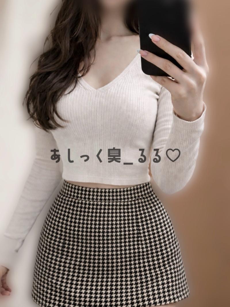 汗かき女子のタイトニットとタイトスカートセット