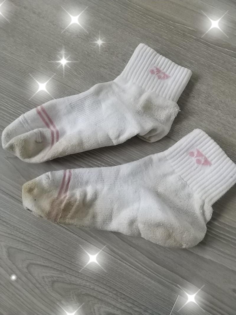 何日も履いて臭いテニスソックス★足汗シミシミです！