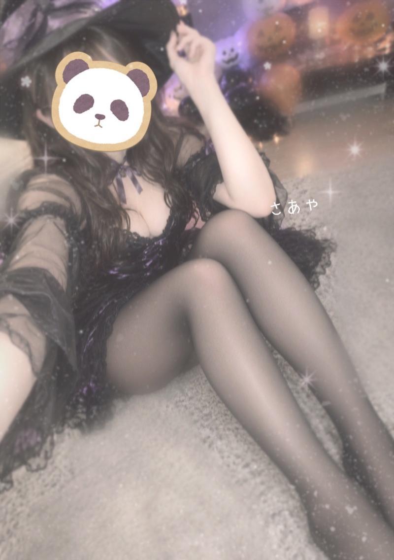 🎃一足早いハロウィンパーティー♡魔女コスOLの黒ストッキング