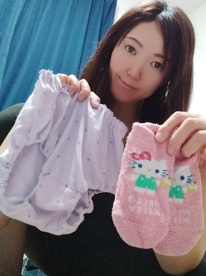 激臭汗だく靴下&パンティセット❤さらにプレゼント付き
