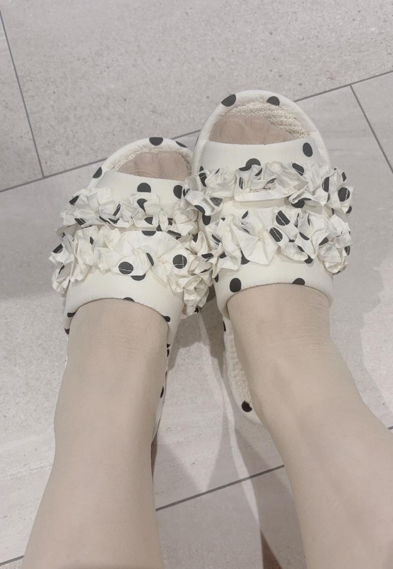 仕事中着用♡汗しみしみ、くさくさスリッパ♡