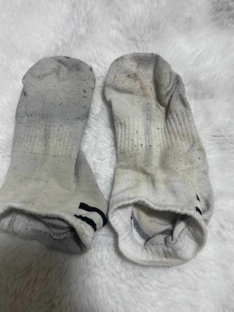 限界着用！！3ヶ月靴下！！引かないでください｡ﾟ･ (>﹏<) ･ﾟ｡