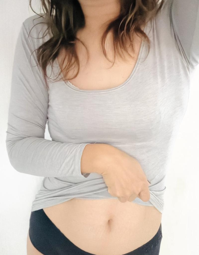 ワキガ女子の官能的ワキ臭吸収ヒートテック