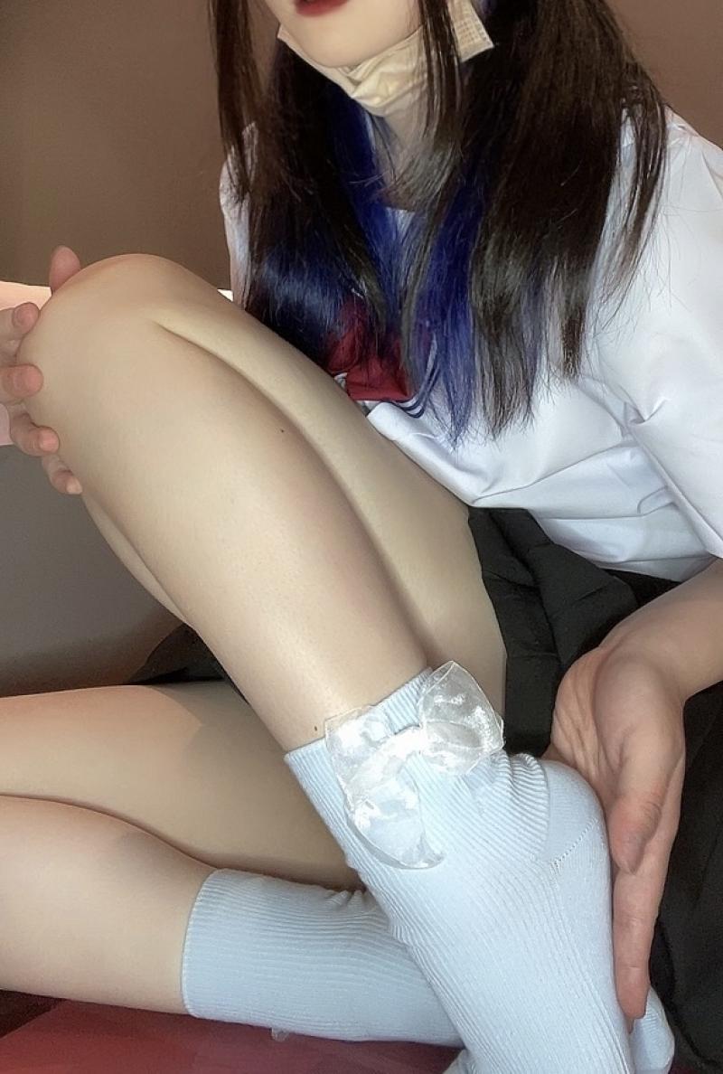 ふわふわリボンのホワイトブルー靴下