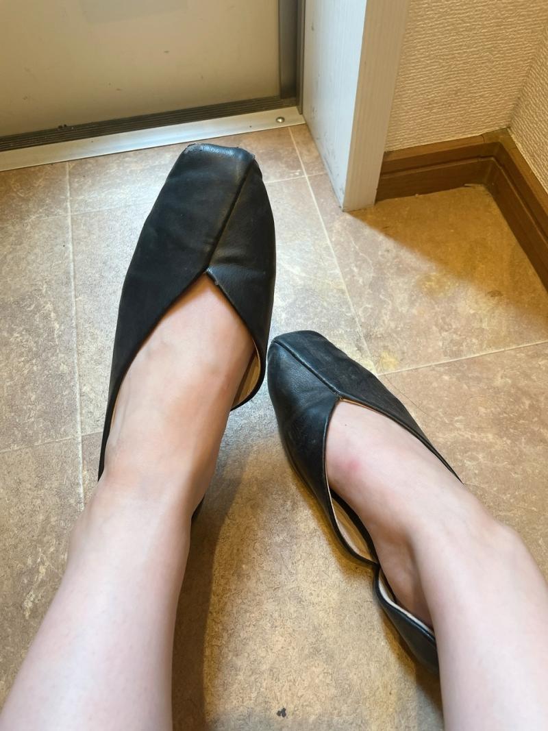 おしゃれな黒パンプス
