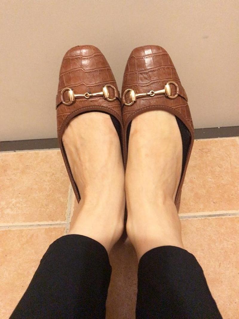 踵がすり減ったパンプス♡靴下付きでお届け♡