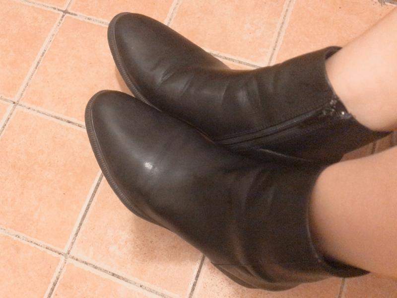 履き潰したブーツ(´•ω•̥`)靴下付き♡