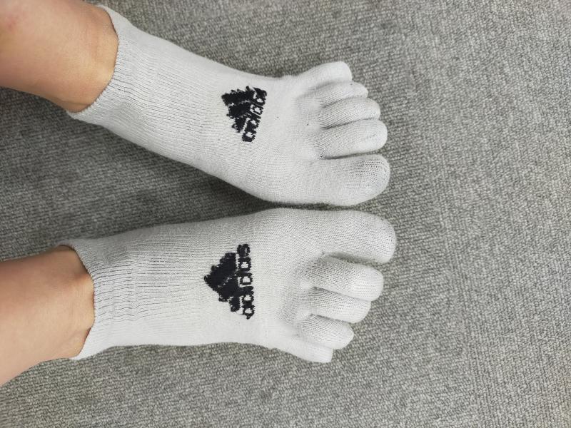 長年履きこんだ5本指ソックス