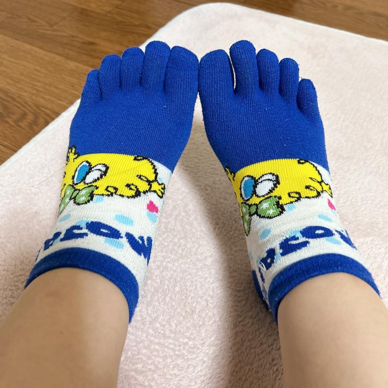 指の間が蒸れ臭ーい5本指ソックス