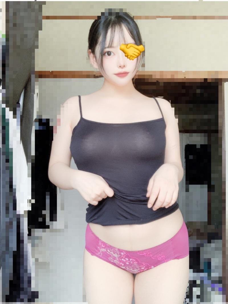 脇汗たっぷりキャミソール
