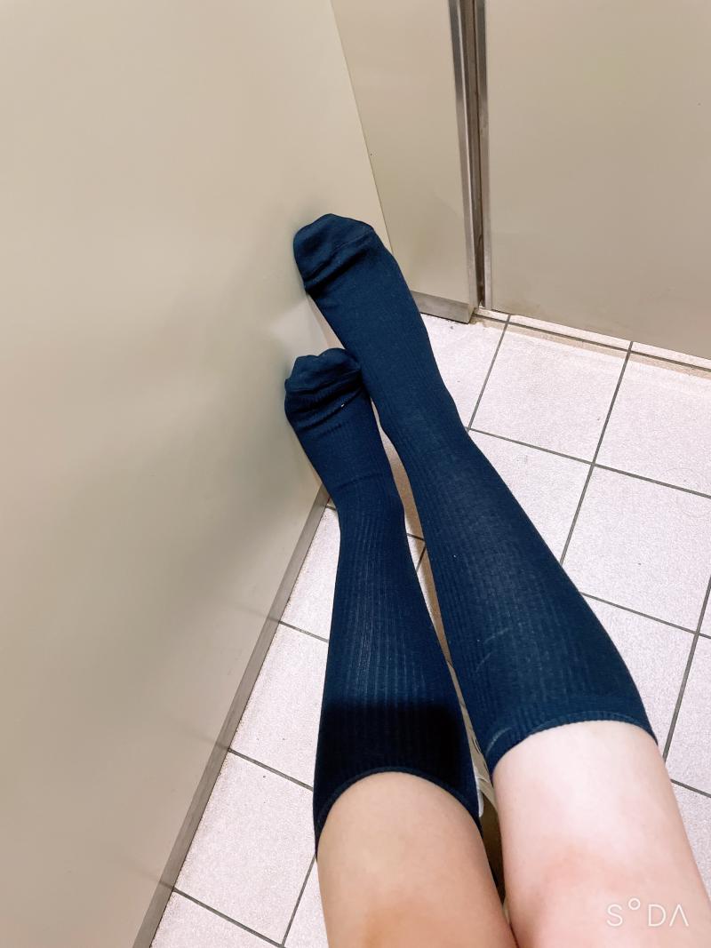 ●ニーハイソックス5日着用●蒸れてクサクサ