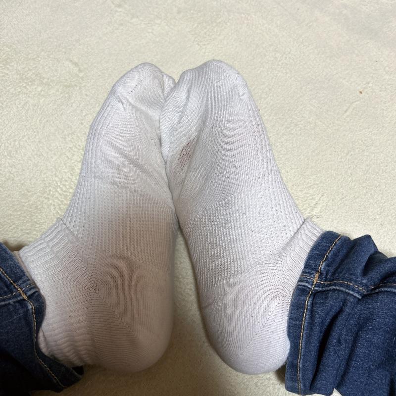 介護職の蒸れて臭い白靴下