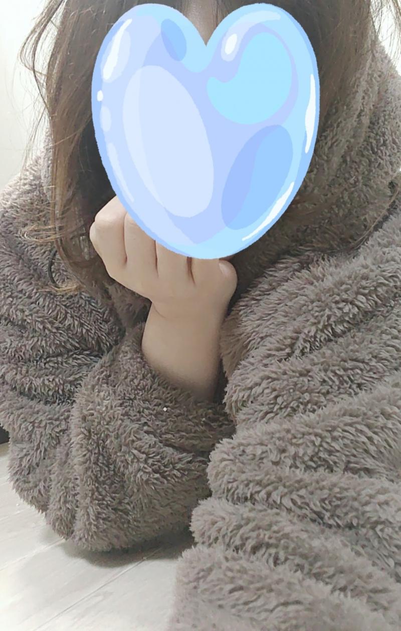 強わきが臭放つ11月から洗ってないもこもこパーカー(上)