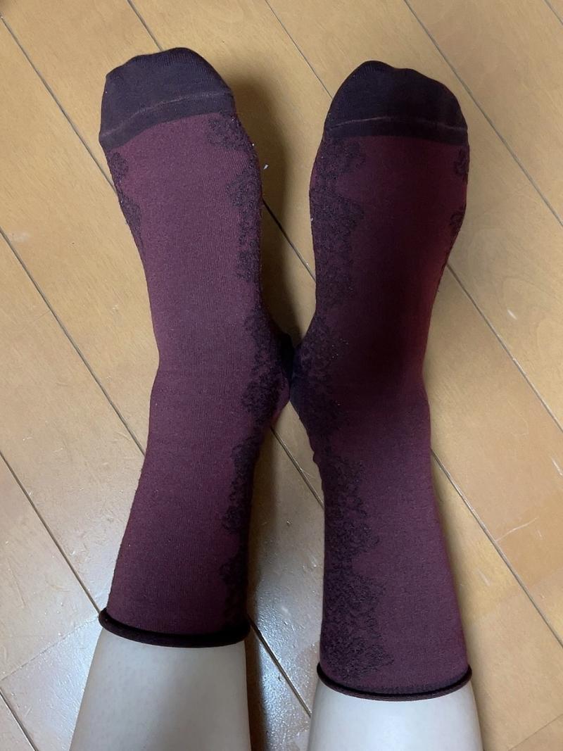 穴あきソックス