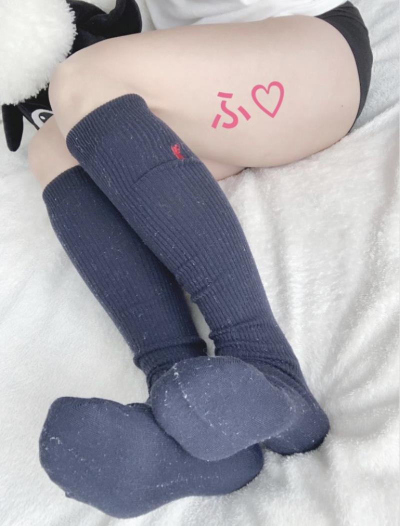 ●たっぷり１日着用●ムレムレになりすぎて臭いハイソックス●