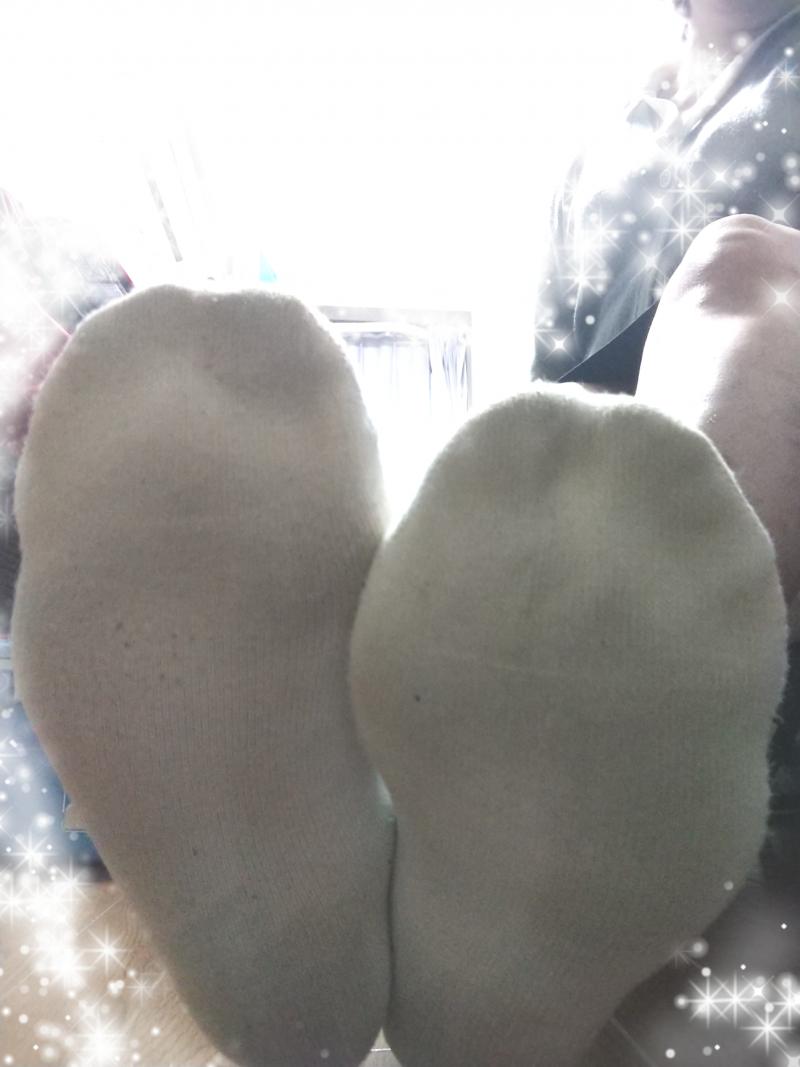 2日着用で汚れた白ソックス