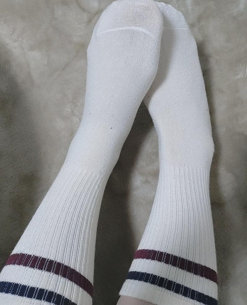 ライン入り白ソックス(⁠｡⁠♡⁠‿⁠♡⁠｡⁠)