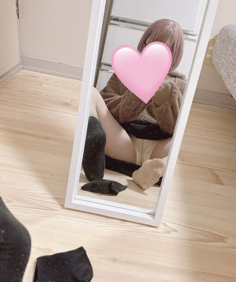 パンストと黒ソックスの2日連続重ね穿きセット♡