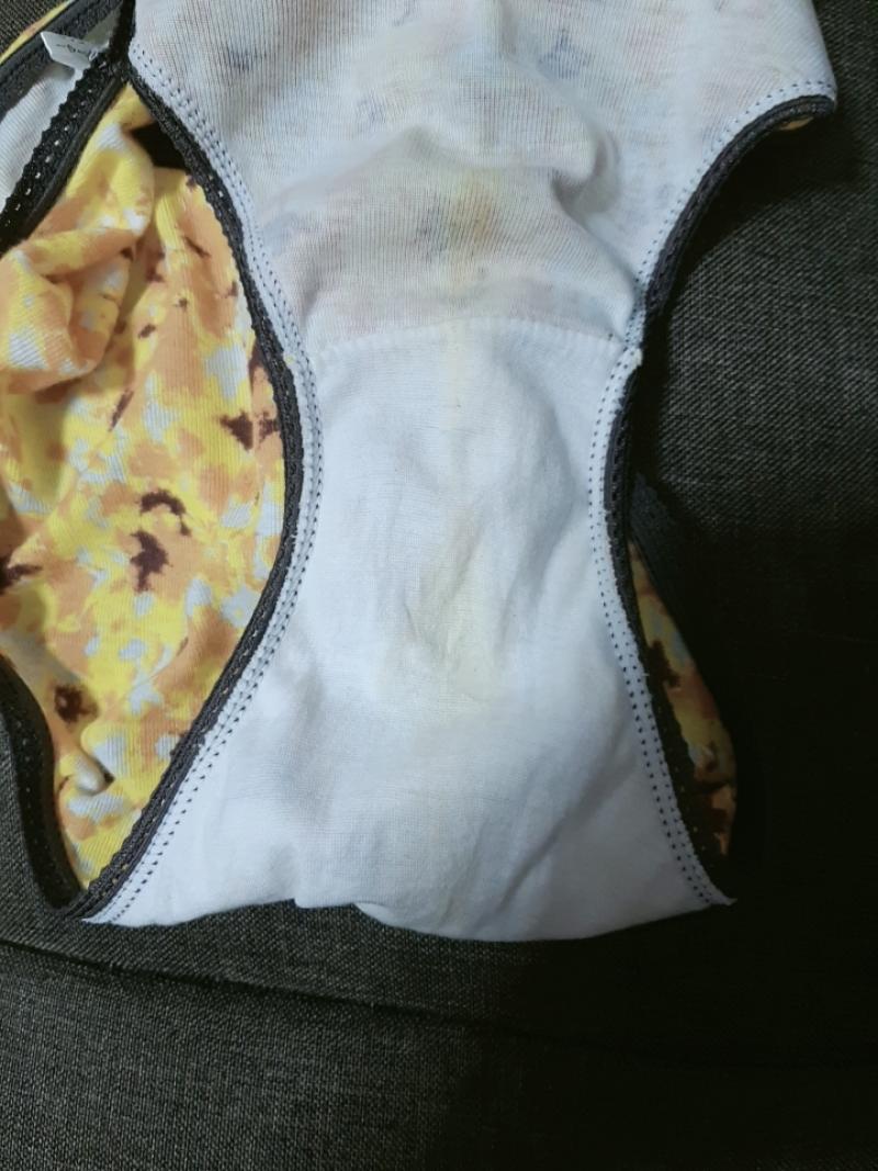 ★エリカ★スソガ♪3日着用♪明るい花柄のフルバックパンティ♪