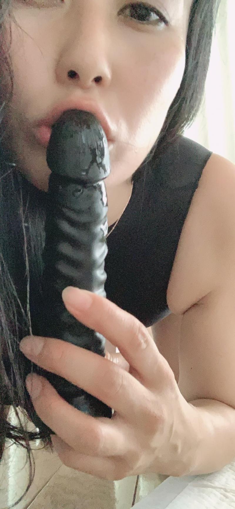 しゃぶると濡れちゃうの